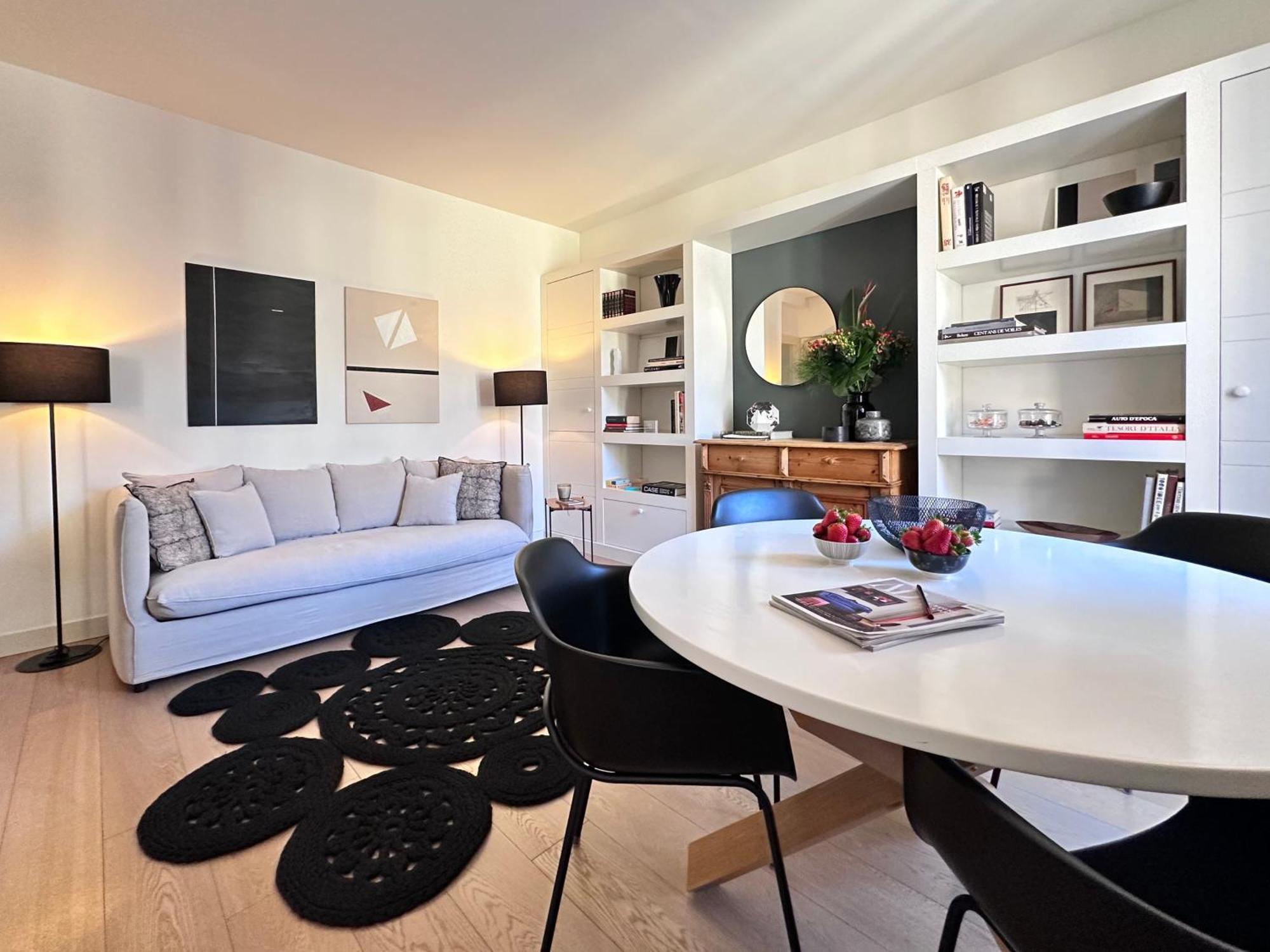 Lily Pads -Elegant Apartment- In The City Center Милан Экстерьер фото